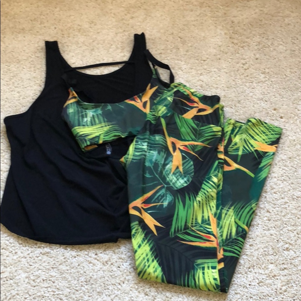 Super cute Onzie yoga set